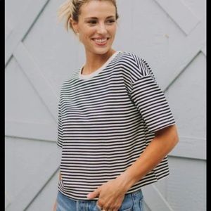 Clad & Cloth Cropped Shirt Size M